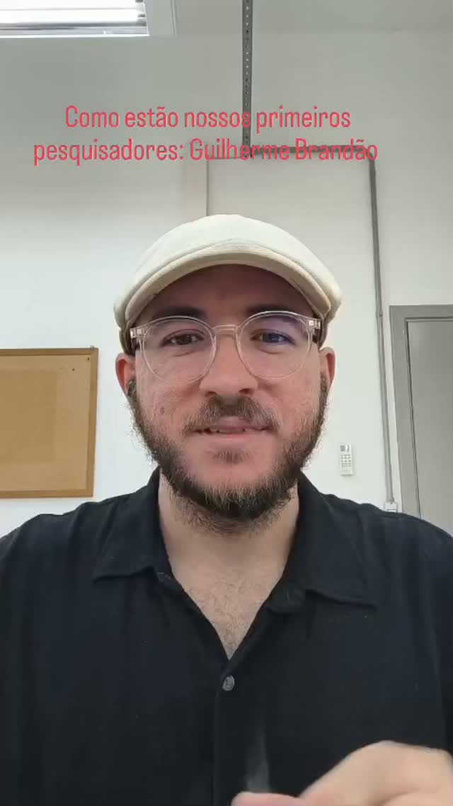 Guilherme Sousa Brandão em quadro de vídeo da série sobre os primeiros pesquisadores do OMEC