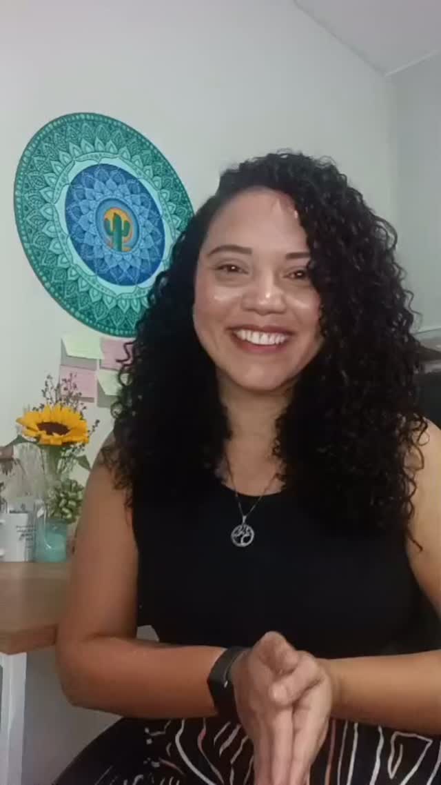 Kaline em quadro de vídeo da série comemorativa dos 13 anos do OMEC