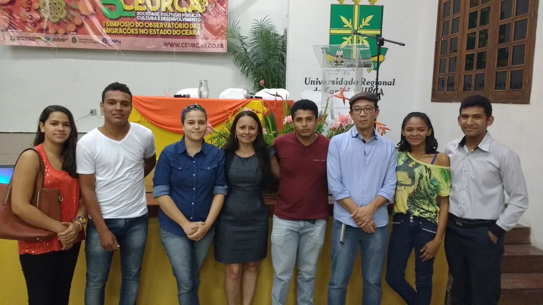 Equipe e participantes reunidos no I Simpósio do OMEC e V CEURCA